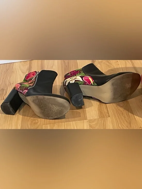 Floral embroidered Backpack and ankle boot bundle. - Picture 7 of 8